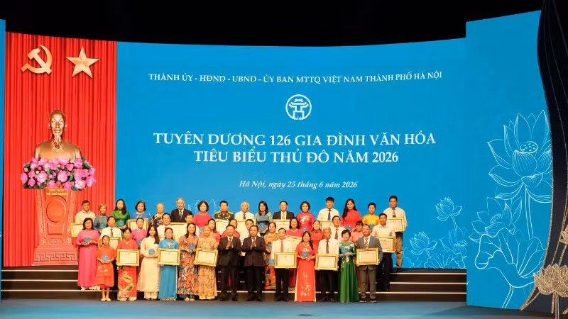 Hà Nội tuyên dương những Gia đình Văn hóa tiêu biểu nhân ngày Gia đình Việt Nam.