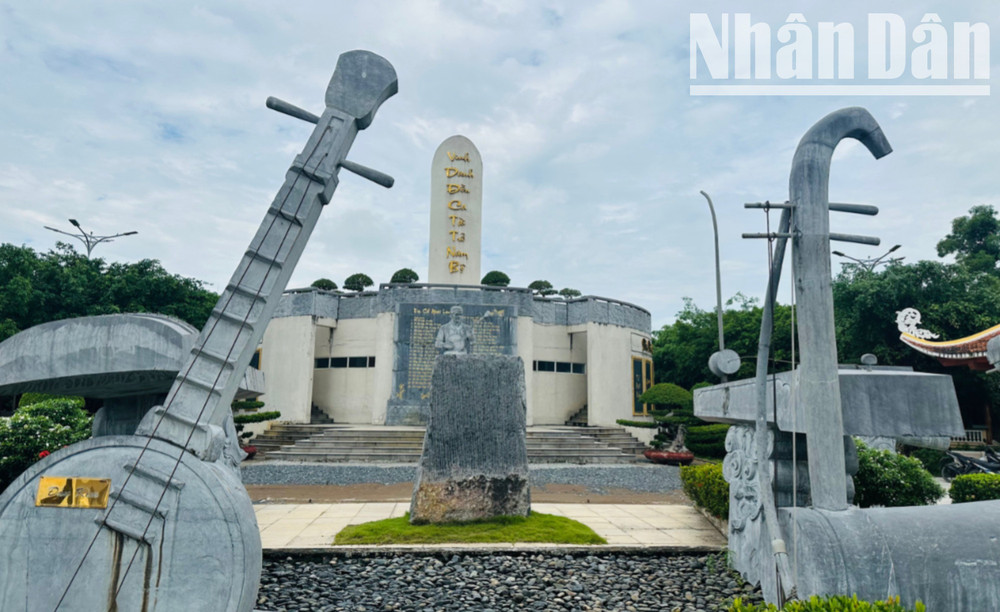 Khu lưu niệm nghệ thuật Đờn ca tài tử Nam Bộ và nhạc sĩ Cao Văn Lầu. (Ảnh TRỌNG DUY) img-2547-3816.jpg
