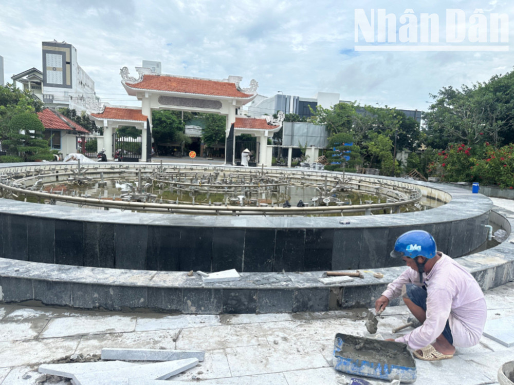 Khu lưu niệm nghệ thuật Đờn ca tài tử Nam Bộ và nhạc sĩ Cao Văn Lầu được tiếp tục đẩy nhanh thi công sửa chữa, nâng cấp, để xứng đáng là điểm du lịch tiêu biểu của đồng bằng sông Cửu Long. (Ảnh TRỌNG DUY) img-2546-1-4659.jpg