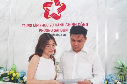 Trung tâm hành chính công phường Sài Gòn thuộc Thành phố Hồ Chí Minh mới chính thức đi vào hoạt động theo mô hình chính quyền địa phương 2 cấp.