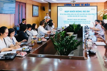 Buổi họp triển khai Dự án “Hỗ trợ tăng cường chăm sóc mắt toàn diện cho cộng đồng tại Bệnh viện Nội tiết Trung ương”.