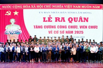 Tỉnh Lâm Đồng tăng cường 730 công chức, viên chức và chiến sĩ công an, quân đội về hỗ trợ cơ sở.