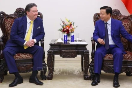 Phó Thủ tướng Trần Hồng Hà tiếp Đại sứ Hoa Kỳ tại Việt Nam Marc Knapper. (Ảnh: Văn Điệp/TTXVN)