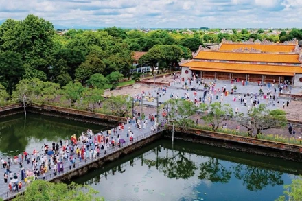 Việc bảo tồn di sản văn hóa Huế tạo nền tảng để thành phố Huế phát triển du lịch. (Ảnh: LÊ HOÀNG)