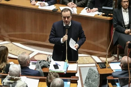 Thủ tướng Pháp phát biểu trước Quốc hội.