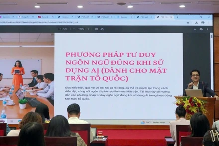 Hội nghị tập huấn ứng dụng công nghệ thông tin, chuyển đổi số trong công tác Mặt trận do Ủy ban Mặt trận Tổ quốc Việt Nam thành phố Hà Nội tổ chức. (Ảnh VƯƠNG VÂN)