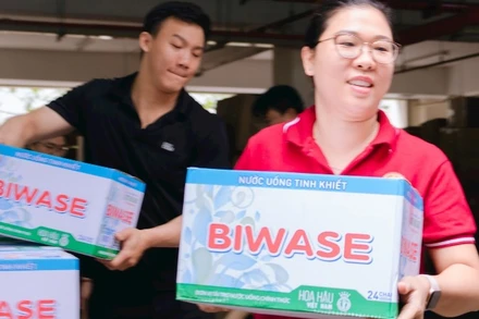 Đây là đợt hàng thứ 4 được Thành phố Hồ Chí Minh chuyển ra để hỗ trợ bà con khu vực chịu thiệt hại bởi bão, lũ từ khi thành phố phát động đợt tiếp nhận và ủng hộ.