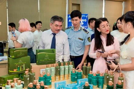 Giải pháp truy xuất nguồn gốc bằng chip RFID của Công ty cổ phần Công nghệ chống giả Việt Nam bảo vệ doanh nghiệp bằng cách tự động hóa quản lý kho, giảm sai sót, tăng.