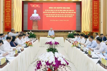 Ủy viên Bộ Chính trị, Phó Thủ tướng Thường trực Chính phủ Nguyễn Hòa Bình làm việc với Ban Thường vụ Tỉnh ủy Lâm Đồng, Bình Thuận và Đắk Nông ngày 21/5.