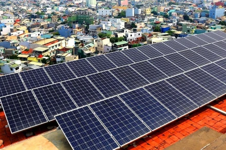 Gỡ "nút thắt" để thu hút đầu tư vào năng lượng xanh.