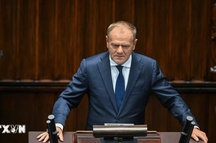 Thủ tướng Ba Lan Donald Tusk phát biểu tại phiên họp Hạ viện ở Warsaw, về vụ xâm phạm của máy bay không người lái, ngày 10/9/2025. (Nguồn: PAP/TTXVN)