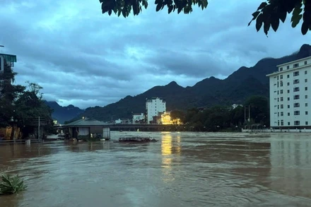 Nước sông Lô lên cao gây ngập úng tại phường Hà Giang 1 và Hà Giang 2, tỉnh Tuyên Quang.