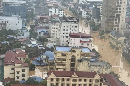 Chung tay hướng về Thái Nguyên