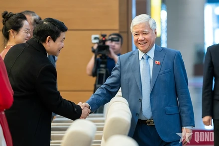 Phó chủ tịch Thường trực Quốc hội Đỗ Văn Chiến gặp mặt Đoàn đại biểu Quốc hội và Hội Doanh nhân trẻ tỉnh Bắc Ninh. (Ảnh: PHẠM THẮNG/qdnd.vn)