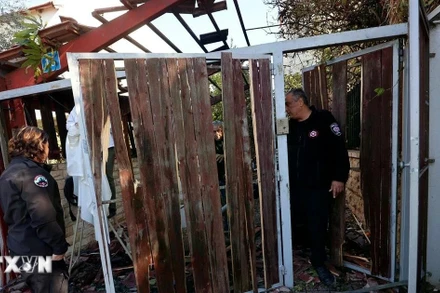 Ngôi nhà bị phá hủy sau vụ tấn công tên lửa tại Rishon Letsiyon, Israel, ngày 9/3/2026. (Nguồn: THX/TTXVN)