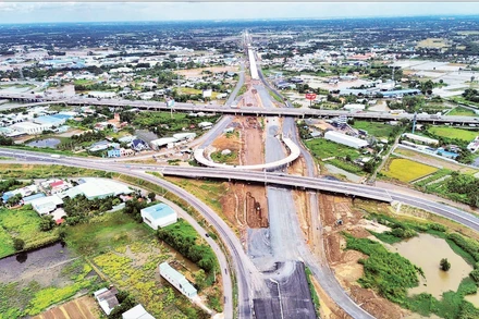 Nút giao kết nối Vành đai 3 - đường cao tốc Bến Lức-Long Thành và Thành phố Hồ Chí Minh-Trung Lương.