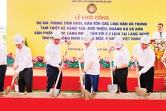 Lễ khởi công xây dựng hai trung tâm phát triển làng nghề rắn truyền thống.