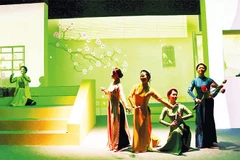 Nét đẹp văn hóa Hà thành được giới thiệu qua tour Ký ức Cột cờ.