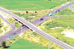 Nút giao trên tuyến cao tốc Vĩnh Hảo-Phan Thiết.
