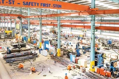 Công nhân Tập đoàn Đại Dũng sản xuất kết cấu thép cho dự án năng lượng điện gió Greater Changhua.