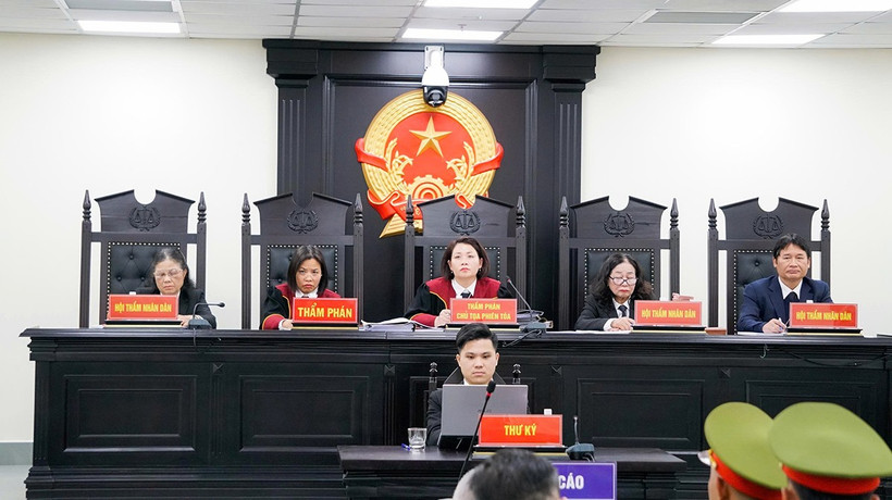 Quang cảnh phiên tòa.