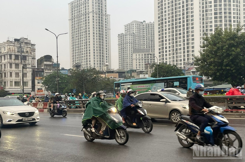 Dự báo khu vực Hà Nội sáng có mưa, mưa rào, trời rét. (Ảnh minh họa: Đ.T)