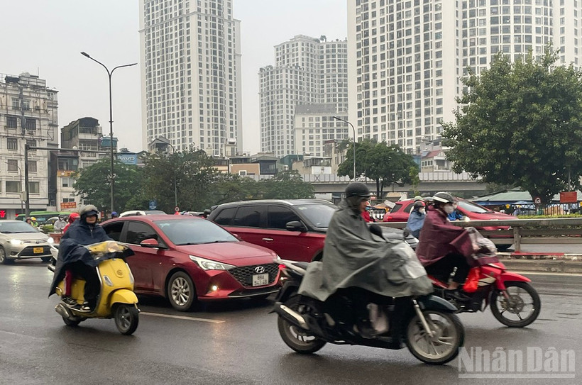 Dự báo khu vực Hà Nội sáng và đêm có mưa, mưa nhỏ rải rác. (Ảnh minh họa: Đ.T)