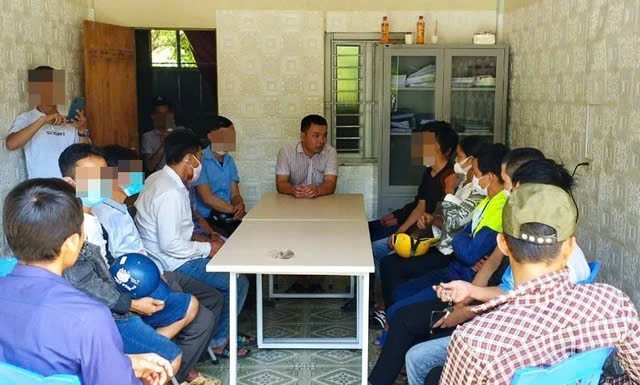 Một buổi tuyên truyền về HIV/AIDS cho những người có nguy cơ cao của nhóm Sao Va.