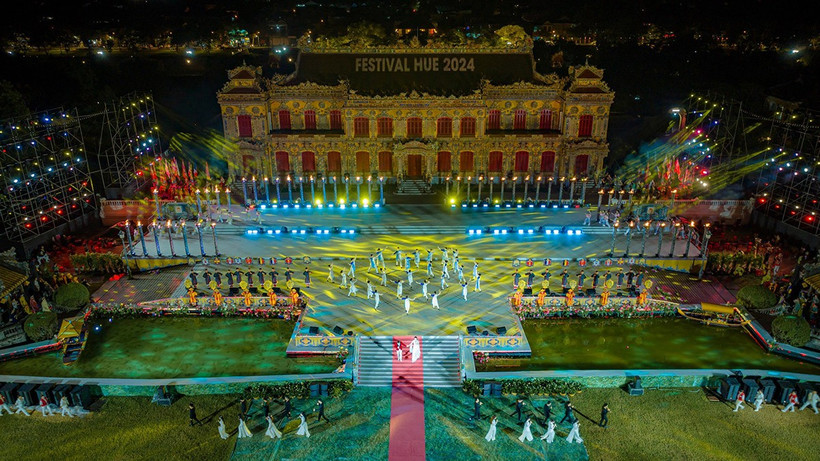 Trình diễn tại điện Kiến Trung trong dịp Festival Huế 2024. (Ảnh: Hoàng Hải)