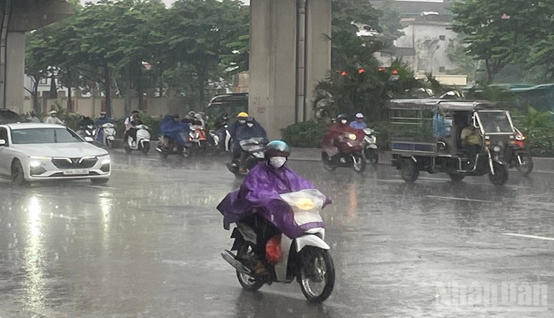 Dự báo khu vực Hà Nội có mưa rào và dông. (Ảnh minh họa: Đ.T)