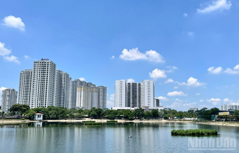 Dự báo khu vực Hà Nội ngày nắng, đêm có mưa rào và rải rác có dông. (Ảnh minh họa: Đ.T)