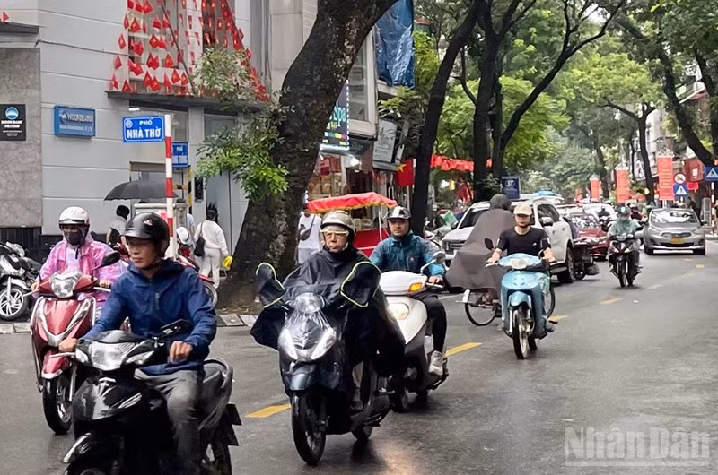 Khu vực Hà Nội mưa rào rải rác, từ đêm 9-10/3 trời chuyển rét. (Ảnh minh họa: Đ.T)