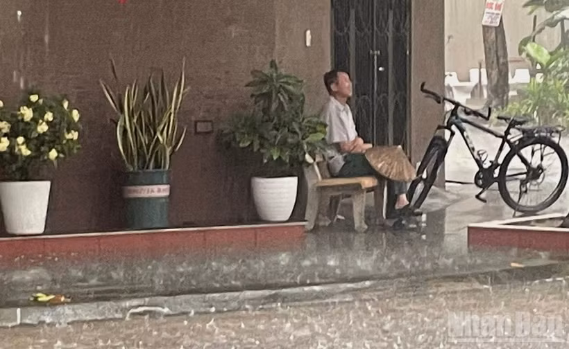 Dự báo khu vực Hà Nội nhiều mây, có mưa rào và dông vài nơi. (Ảnh minh họa: Đ.T)