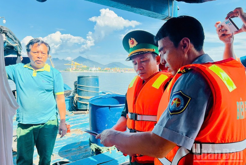 Mục tiêu của đợt ra quân này là gỡ bỏ cảnh báo “thẻ vàng” của Ủy ban châu Âu (EC) trong đợt thanh tra lần thứ 5. (Ảnh: ĐÌNH TĂNG)