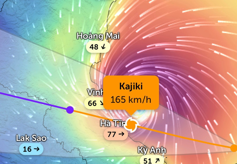 Đường đi của bão số 5 lúc 14 giờ 30 phút. (Ảnh: Zoom Earth)