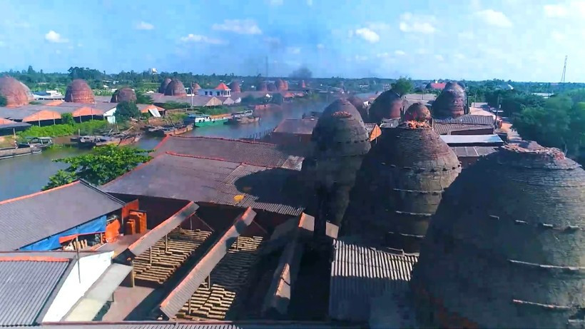 Vẻ đẹp những làng gốm bên sông ở Vĩnh Long.