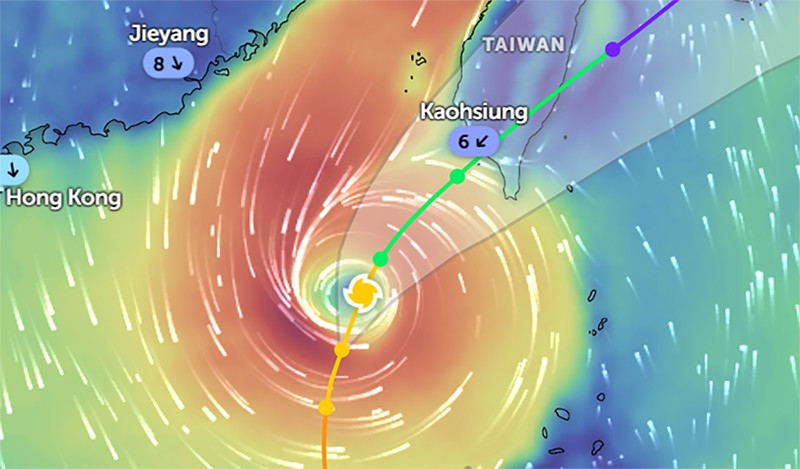 Vị trí bão số 14 lúc 20 giờ 15 phút ngày 11/11. (Ảnh Zoom Earth)