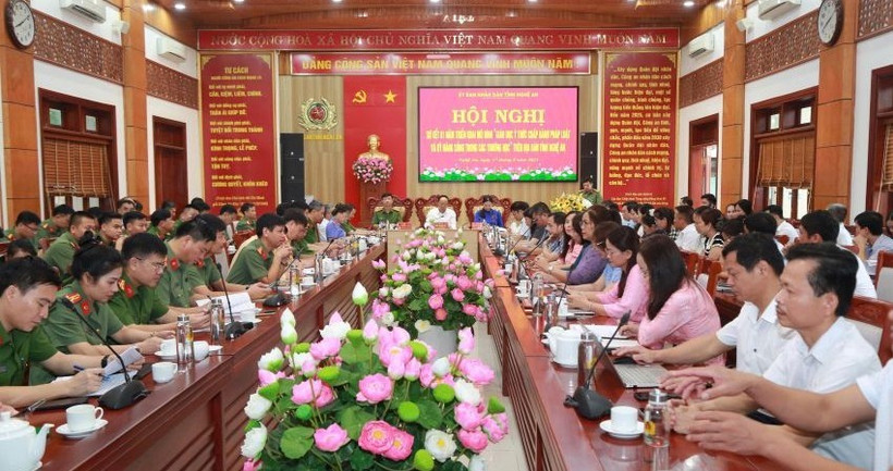 Toàn cảnh hội nghị.