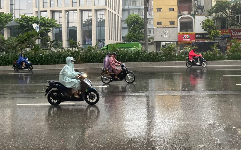 Dự báo khu vực Hà Nội ngày có mưa vừa, mưa to và dông, cục bộ có nơi mưa rất to. (Ảnh minh họa: Đ.T)