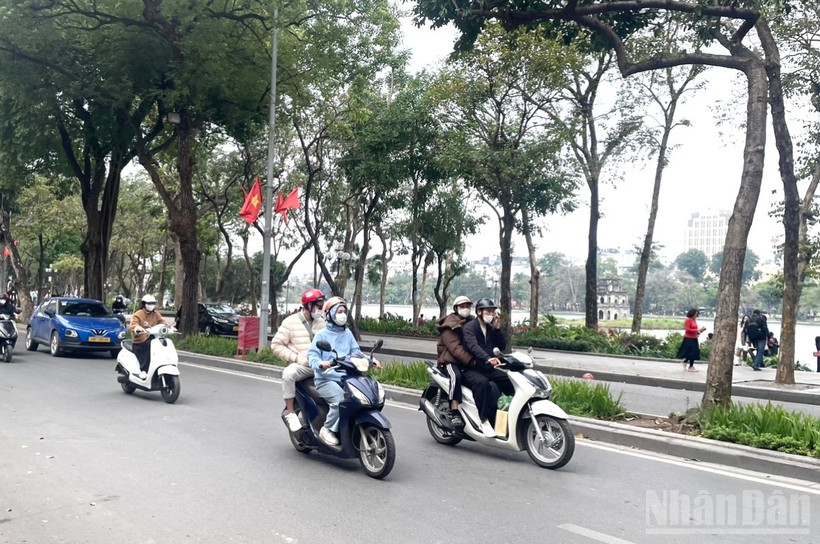 Dự báo khu vực Hà Nội ngày 3/3 có mưa, mưa rào rải rác và có nơi có dông; đêm và sáng trời rét. (Ảnh minh họa: ĐT)