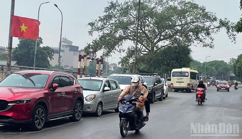 Dự báo khu vực Hà Nội có mây, ngày nắng, chiều tối có lúc có mưa rào và dông. (Ảnh minh họa: Đ.T)