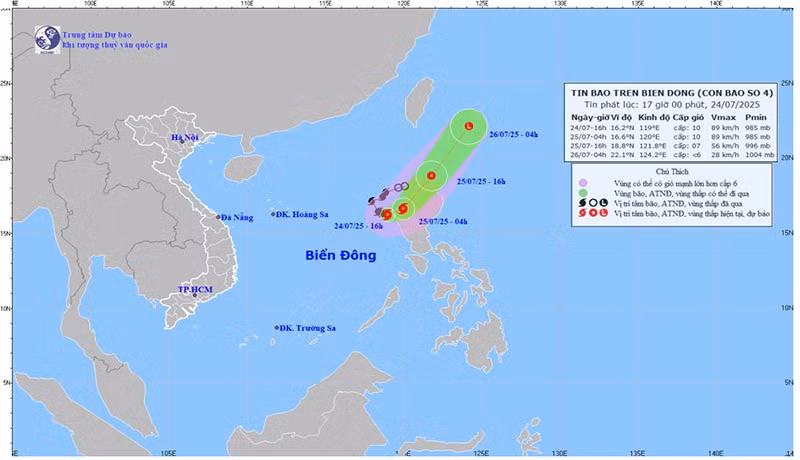 Bản đồ dự báo quỹ đạo và cường độ bão trên Biển Đông phát lúc 17 giờ ngày 24/7.