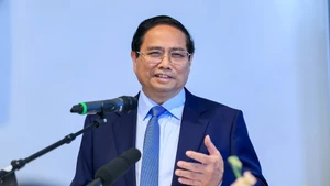 [Ảnh] Thủ tướng phát biểu về chính sách tại Đại học Kinh tế Stockholm