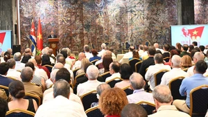 Thay mặt lãnh đạo Đảng, Nhà nước Cuba, đồng chí Bruno Rodríguez Parrilla, Ủy viên Bộ Chính trị, Bộ trưởng Ngoại giao Cuba đã có bài phát biểu xúc động tại Lễ kỷ niệm. (Ảnh: Đại sứ quán Việt Nam tại Cuba)