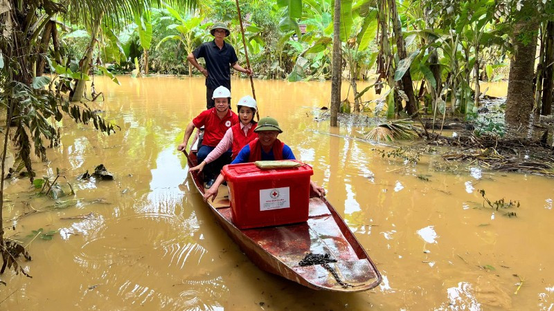 Hội Chữ thập đỏ Việt Nam đồng hành cùng người dân vượt qua thiên tai, ổn định cuộc sống. z6839147038291-a9fe91b46696d9057341e110ddafb07d-816.jpg