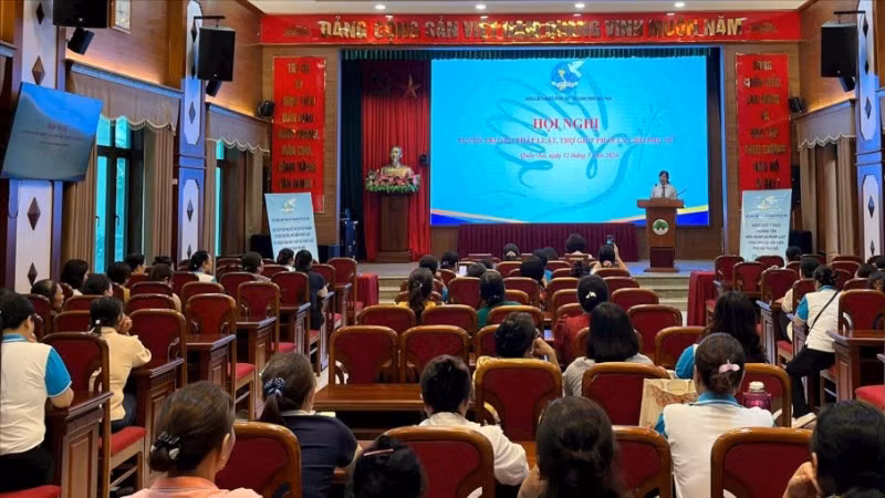 Toàn cảnh hội nghị. 