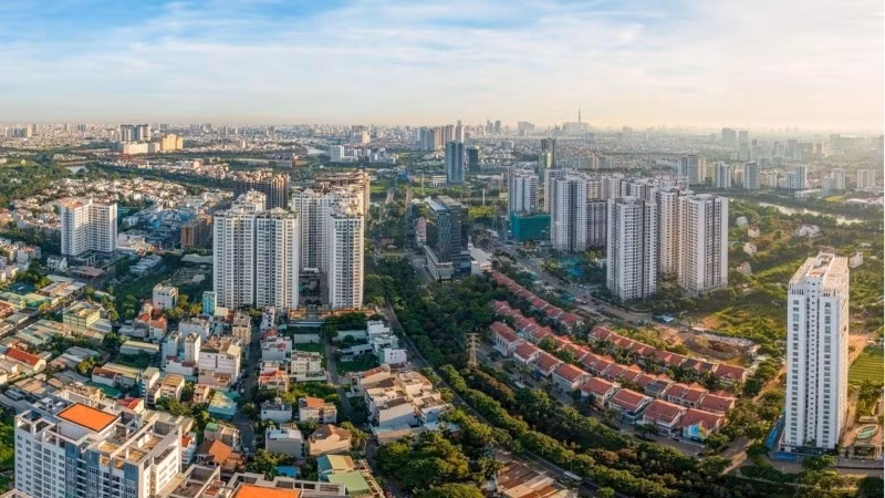 Trong nhiều tháng qua, nhà ở giá bình dân đã không còn hiện diện trên thị trường bất động sản của các đô thị lớn.