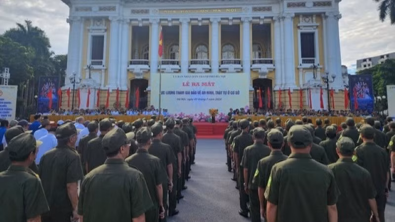 Lễ ra mắt lực lượng tham gia bảo vệ an ninh, trật tự tại Hoàn Kiếm. (Ảnh: VGP)