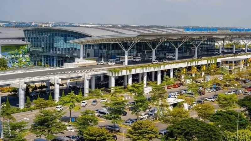 Theo nhiệm vụ quy hoạch, các đầu mối hạ tầng giao thông được gắn với dịch vụ cấp vùng của Cảng hàng không quốc tế Nội Bài.