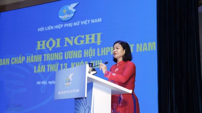 Chủ tịch Hội Liên hiệp Phụ nữ Việt Nam Nguyễn Thị Tuyến phát biểu bế mạc hội nghị. 